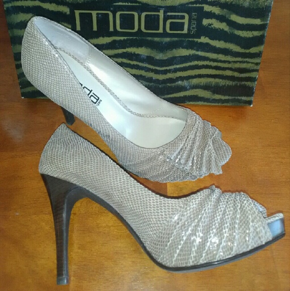 Moda High Heel Shoes - Picture 1 of 2