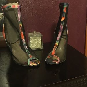 Shear and floral print booties❤️❤️❤️