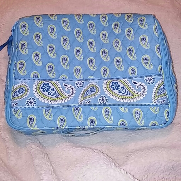 Vera bradley travel bag