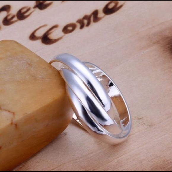NWOT Silver Trinity Triple 3 Three Ring Band - Picture 3 of 6