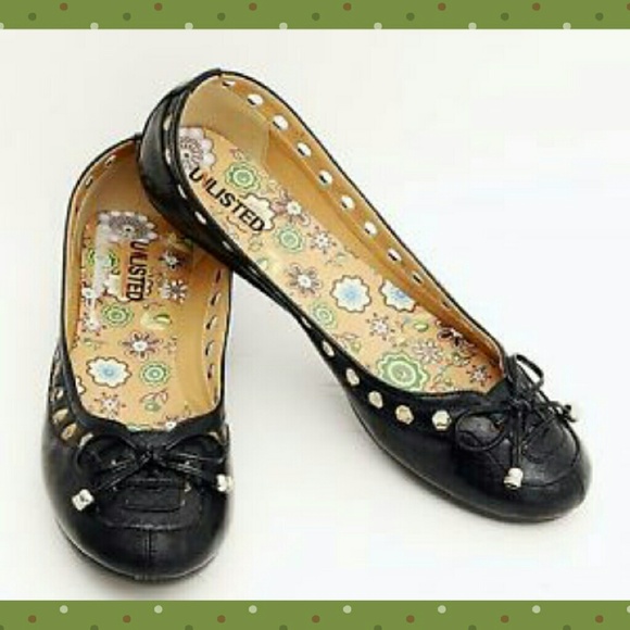 Unlisted Black Ballet Style Flats