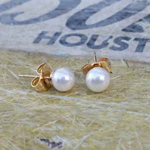 ❌️SOLD Simulated Faux Pearl & Gold Small Earrings