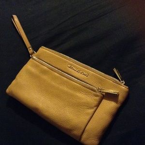 Michael Kors Riley wristlet