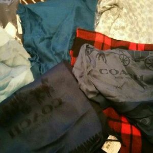 10 coach winter scarfs