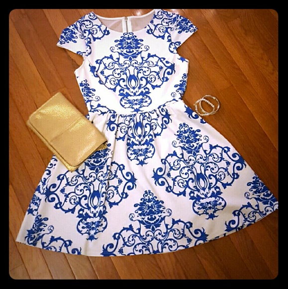 Macy's Dresses & Skirts - Capped Sleeve Dress