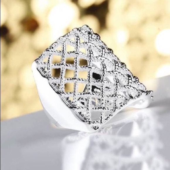 Jewelry - NWOT NEW Silver Square Woven Rope Statement Ring
