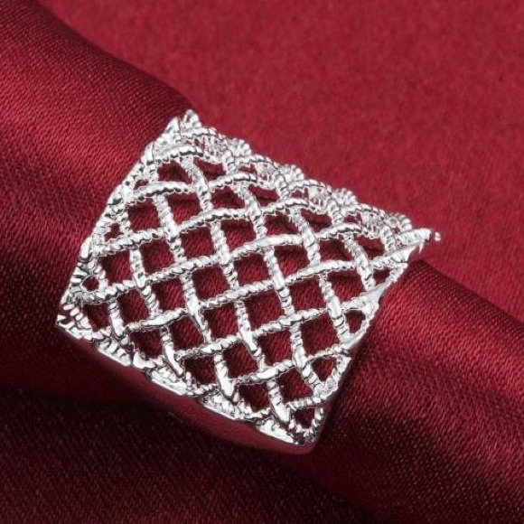 NWOT NEW Silver Square Woven Rope Statement Ring - Picture 2 of 3