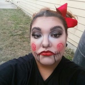 Meet your Posher, Claudia