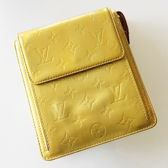 Louis Vuitton Handbags - 100% Authentic Louis Vuitton Vernis Mott