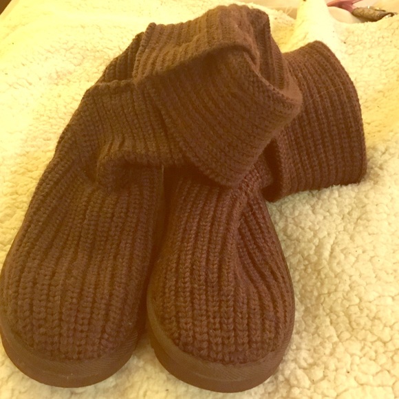 Brown Uggs US size 5