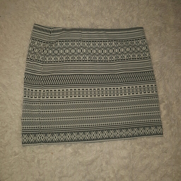 Black & white skirt