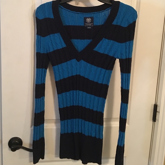 American eagle sweater