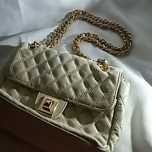 Appleseed's Bags Appleseeds Cream Colored Quilted Shoulder Bag Poshmark