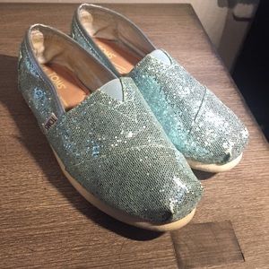 Sparkly Light Blue TOMS BARELY USED!!!!!