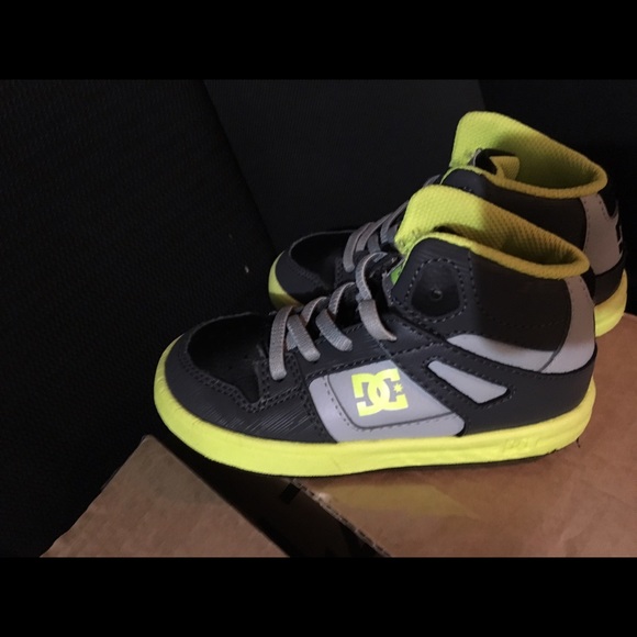 DC toddler boy size 9