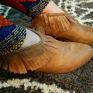 STEVIES moccasin fringe ankle booties
