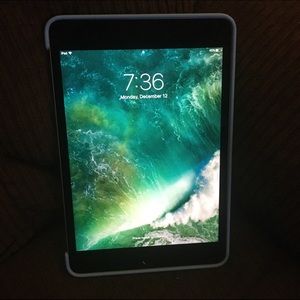 4 gen 64 gb iPad mini