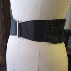 Sienna Ruffle Belt