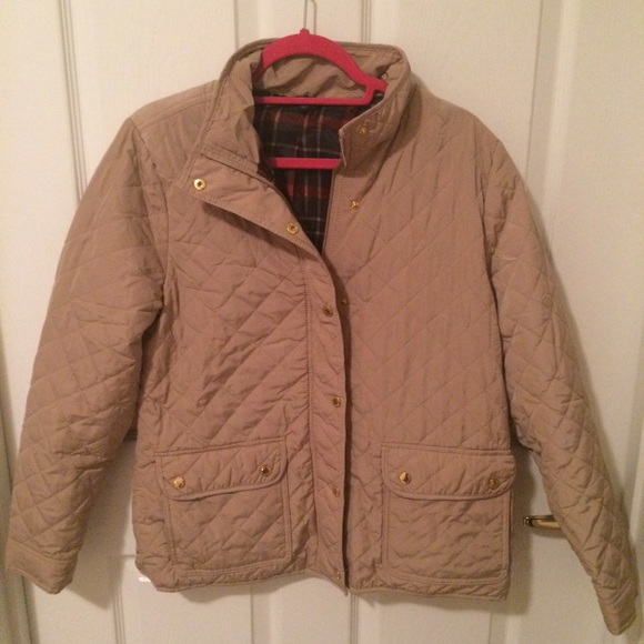 Khaki colored jacket. Super cute!