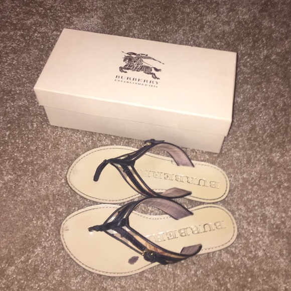 100% authentic Burberry flip flops - Picture 2 of 4