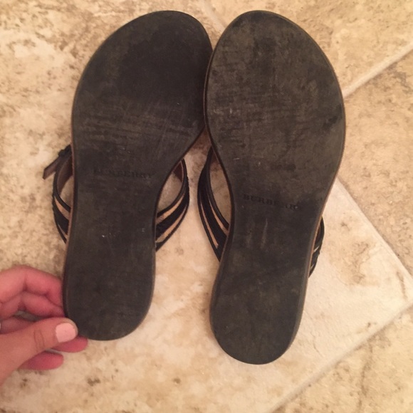 100% authentic Burberry flip flops - Picture 4 of 4