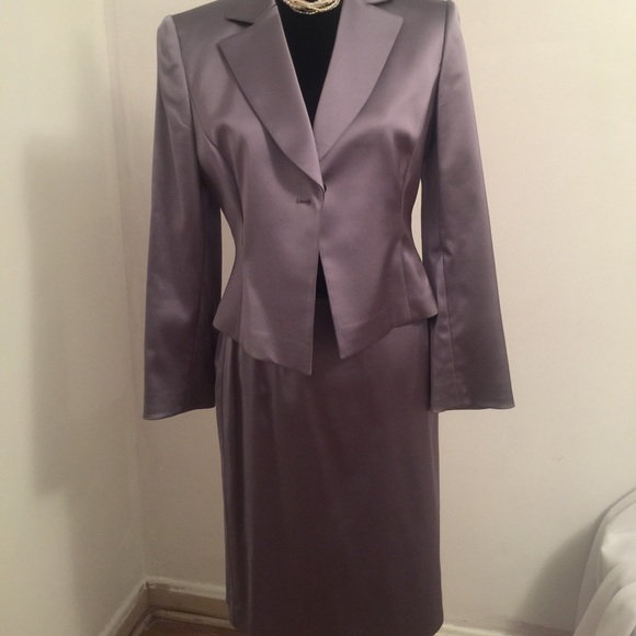 Tahari suit
