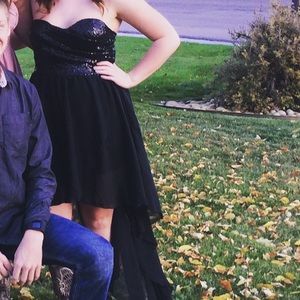 Sweet heart neck line, with glitter.