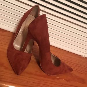 Cognac Sued Sho Republic Pumps