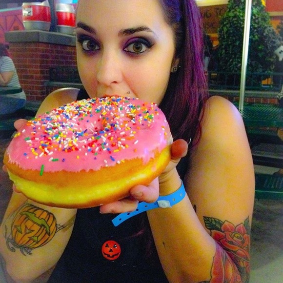 Meet your Posher, Amber - Picture 7 of 7