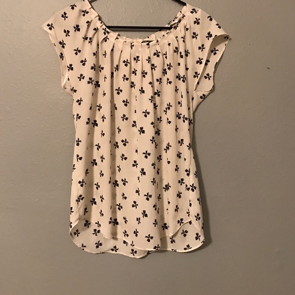 White short sleeve blouse