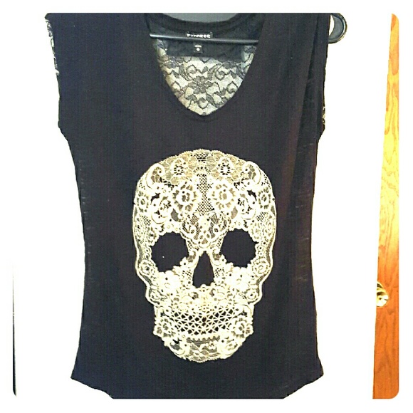 Skull Lace Back Express Shirt