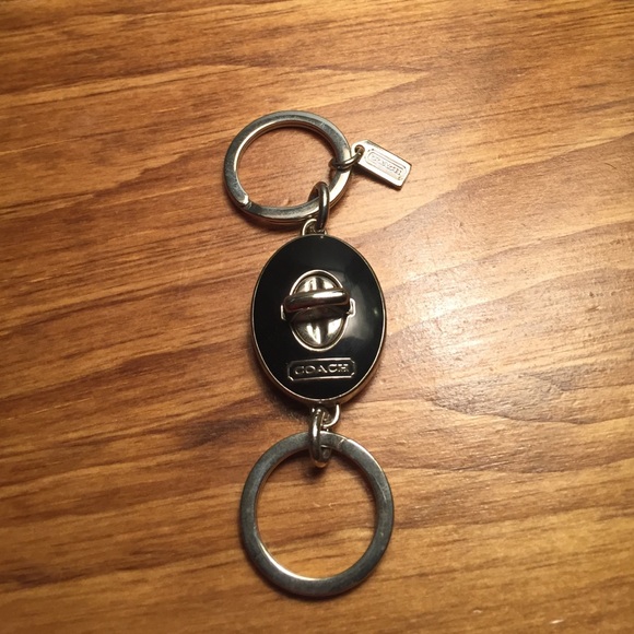 Coach turnlock valet keyring