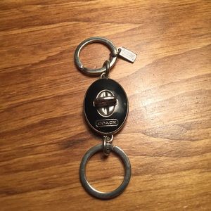 Coach turnlock valet keyring