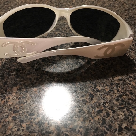Channel sunglasses - Picture 3 of 5
