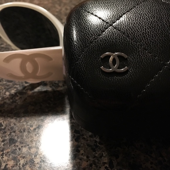 Channel sunglasses - Picture 4 of 5