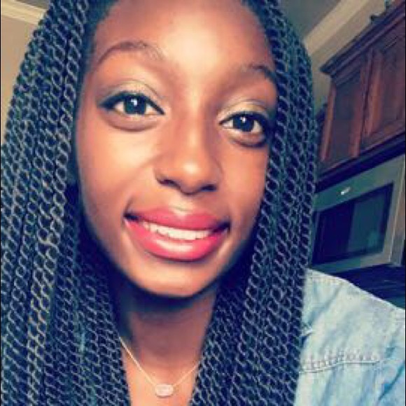 Meet your Posher, Daisha