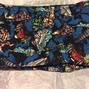 🎉SALE🎉BNWT  LULAROE BLUE BACKGROUND LANDMARK OS