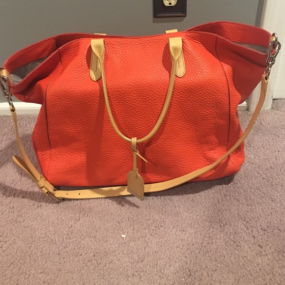 Cole Haan tote. Perfect for traveling!!!!!!