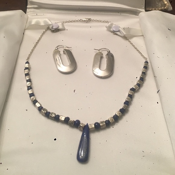 14k white gold oblong hoops