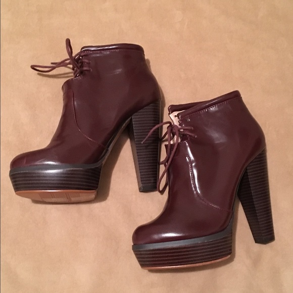 Forever 21 Shoes - ⭐️FREE SHIPPING⭐️NWOT- Ankle Platform Boots