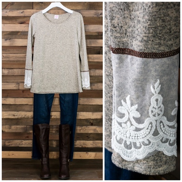 Lace Cuffed Top - Picture 3 of 5