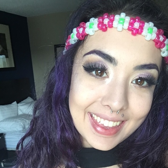 KANDI FLOWER HEADBAND : HANDMADE - Picture 2 of 2