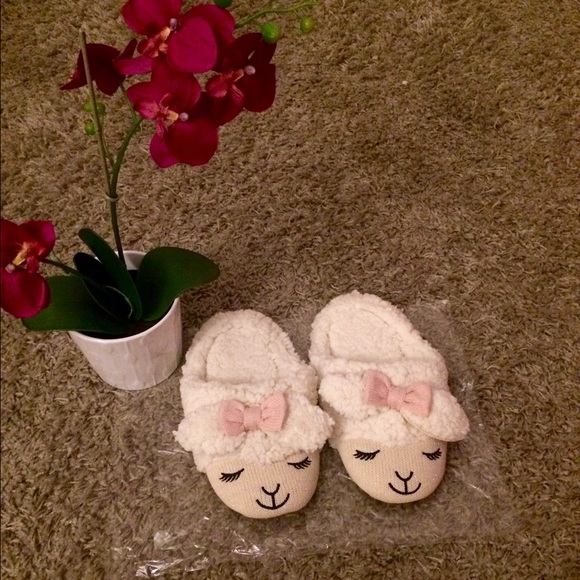 Cute sheep sleepers 😍