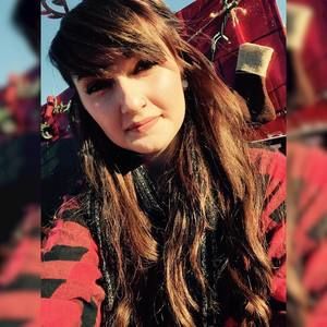 Meet your Posher, Alyssa