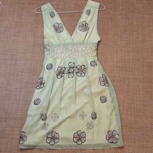 Flowy apple green dress 👗