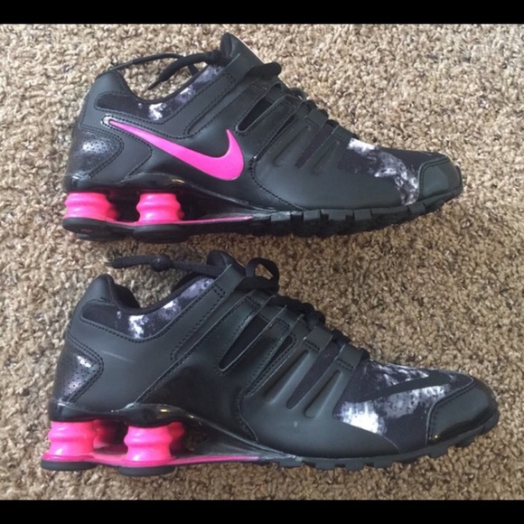 EUC Nike Shox