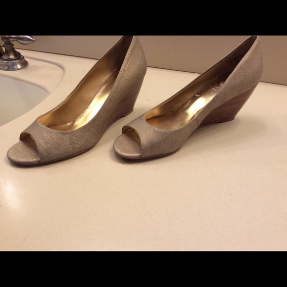 Nine West Wedges Gold Sparkle