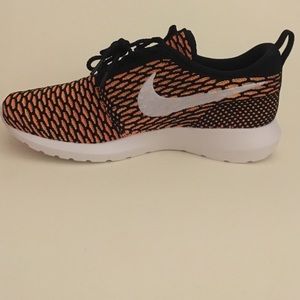 Nike flyknit roshe