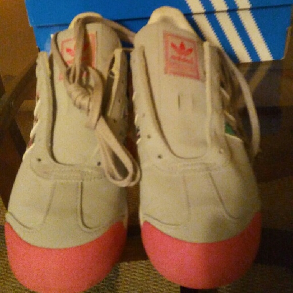 Adidas sneakers - Picture 2 of 2