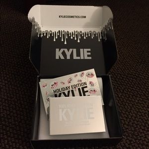 Kylie cosmetics holiday mini kit matte lipsticks